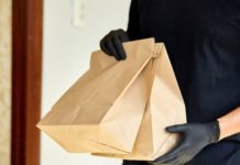 Se reitera propina del 10% no se aplica si la comida es para llevar