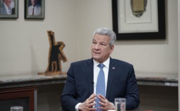 Macarrulla presenta renuncia al cumplirse los dos años pactados con el Presidente Abinader