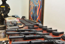 Autoridades ocupan armas y millones de pesos y dólares en Santiago