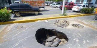 Se produce socavón en Las Carreras, donde hace más de una semana hubo un derrumbe