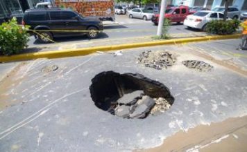 Se produce socavón en Las Carreras, donde hace más de una semana hubo un derrumbe