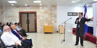 Entidades del sector financiero imparten conferencia sobre Competitividad