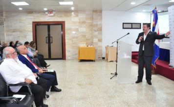 Entidades del sector financiero imparten conferencia sobre Competitividad