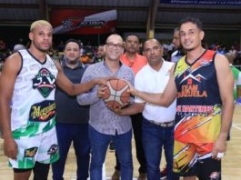 Los Rosario y Liga Juan Villar triunfan en inicio de basket superior de Villa Tapia