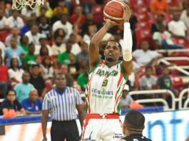 Miguel Dicent se crece en triunfo de Bameso sobre el Barias en basket distrital