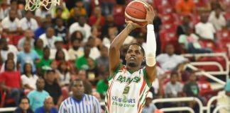 Miguel Dicent se crece en triunfo de Bameso sobre el Barias en basket distrital