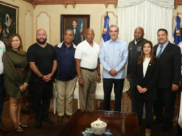 Presidente Abinader recibe comisión funcionarios de la ciudad de Nueva York