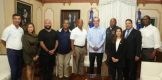 Presidente Abinader recibe comisión funcionarios de la ciudad de Nueva York