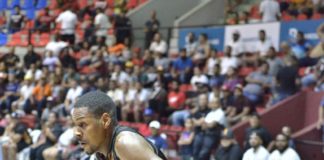 Glenn saca la cara por Santa Ana en semifinal del basket superior de SFM