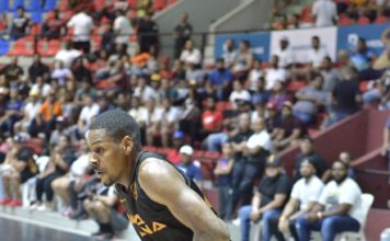 Glenn saca la cara por Santa Ana en semifinal del basket superior de SFM