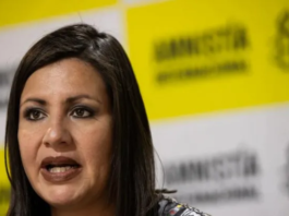 EE.UU. somete a «torturas» a migrantes haitianos por su raza, denuncia Amnistía Internacional