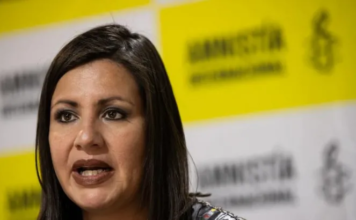 EE.UU. somete a «torturas» a migrantes haitianos por su raza, denuncia Amnistía Internacional