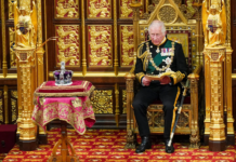 El rey Carlos III, que fue un príncipe incómodo durante mucho tiempo, asume el papel para el que nació