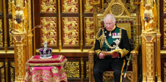 El rey Carlos III, que fue un príncipe incómodo durante mucho tiempo, asume el papel para el que nació