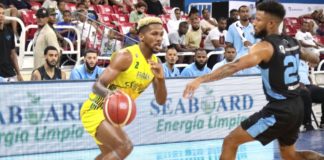Yeison Colomé se crece en primera victoria del club San Carlos en torneo basket distrital