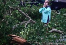 Ian deja atrapados y apagones en una Florida inundada