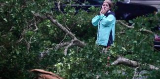 Ian deja atrapados y apagones en una Florida inundada
