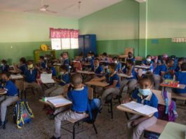 Crece rechazo a reducción de presupuesto de Educación