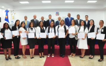 CAPGEFI entregó certificados de Especializaciones y Diplomados