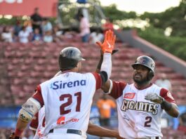 Gigantes dominan a las Estrellas