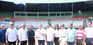 Gobierno entrega fondos para inicio de trabajos en Estadio José Briceño