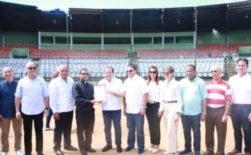 Gobierno entrega fondos para inicio de trabajos en Estadio José Briceño