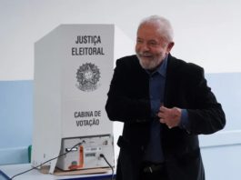 Lula obtiene 47,84 % y Bolsonaro 43,71 %; habrá segunda vuelta