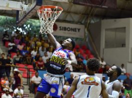 Luismal Ferreiras saca la cara por Máximo Gómez y forzan a un juego decisivo en final de basket de SFM