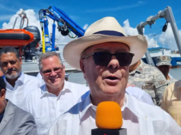 «Esos son vientos que no tumban plátanos», responde Hipólito a Guido