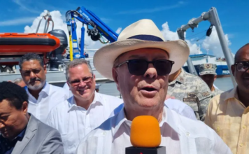 «Esos son vientos que no tumban plátanos», responde Hipólito a Guido