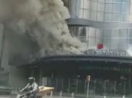 Reportan incendio en la plaza Silver Sun Gallery