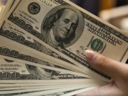 Florida: Adolescente robó a su abuela 13.500 dólares y los repartió en su escuela