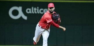 Escogido pinta de blanco al Licey