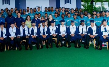 Nueva camada prospectos se gradúa de bachiller en academia de Seattle en RD