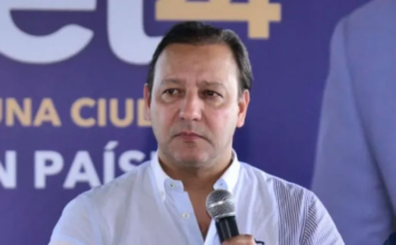 Abel Martínez es ingresado a un centro de salud por neumonía