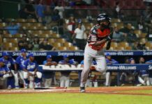 Yamaico Navarro renueva con los Toros