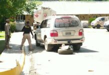 Detienen esposa de un gobernador haitiano en un vehículo cargado de municiones en Elías Piña
