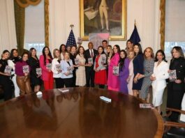 Alcalde de NY recibe a Yaneli Sosa con sus latinas influyentes