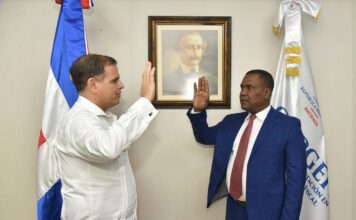 Ministro de Hacienda posiciona a Carlos Antonio Castro como director del CAPGEFI