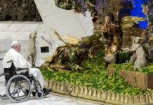 El Papa: “El belén recuerda una Navidad distinta a la consumista y comercial”