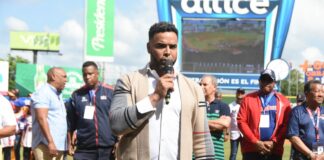 Equipo dominicano imparte clínica de béisbol a 2,000 niños