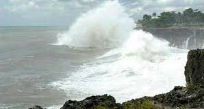 Temperaturas agradables y oleaje peligroso informa Onamet