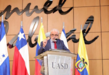 Comisionado Vila desnuda a la Policía