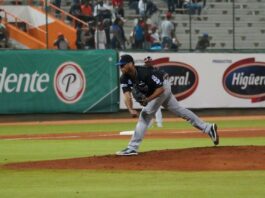 Licey pinta de blanco a los Toros en extrainnings