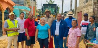 Alcalde Carlos Guzmán velará para que trabajos de acondicionamiento de calles lleguen a todo SDN