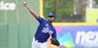 Rogers y Alcántara encabezan blanqueada del Licey sobre las Estrellas; los felinos toman el comando de la Final 2-1
