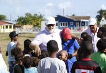 Residentes de Isla Saona pasan su primera Navidad con energía 100% renovable