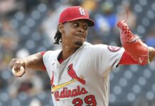 Alex Reyes firma con los Dodgers