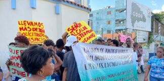 Jóvenes y líderes deportivos del Café de Herrera protestan por construcción de multiuso