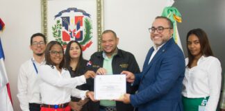 Instituciones del Gobierno reconocen al alcalde Carlos Guzmán